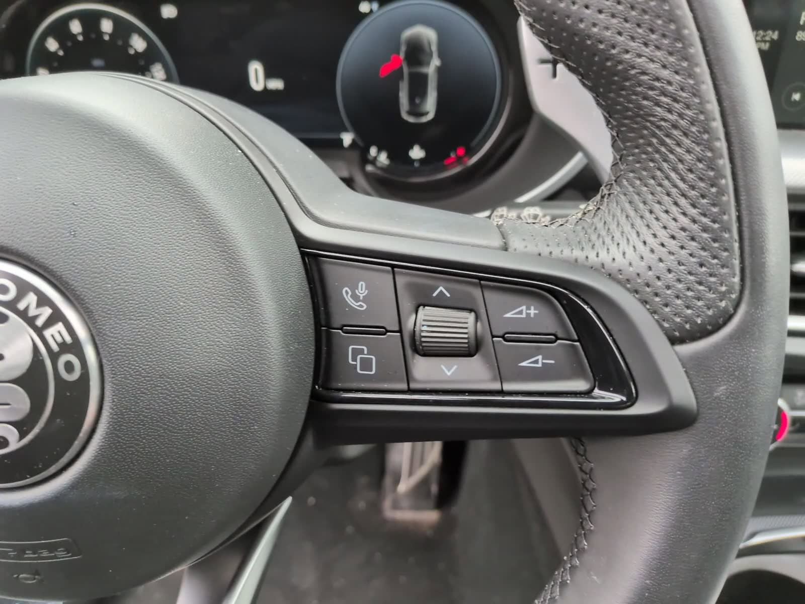 Used 2024 Alfa Romeo Stelvio Veloce image 27