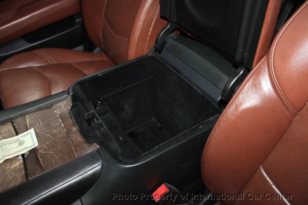 Used 2017 Cadillac Escalade Premium Luxury image 27