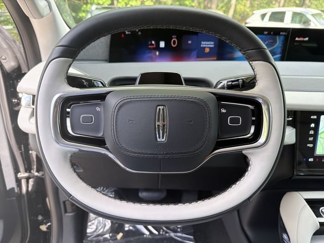 New 2026 Lincoln Navigator Reserve AWD/4WD image 14
