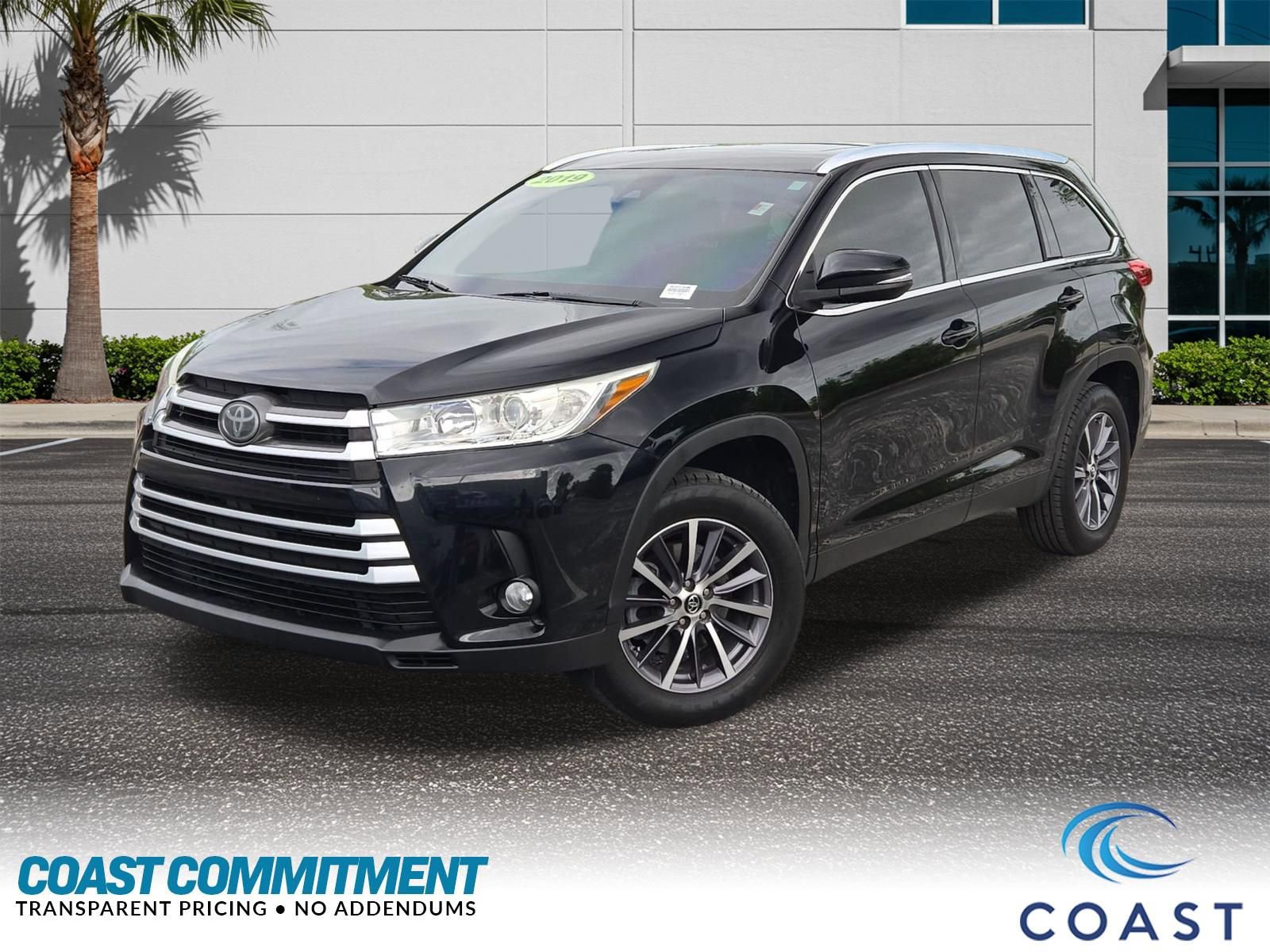 Used 2019 Toyota Highlander XLE image 1