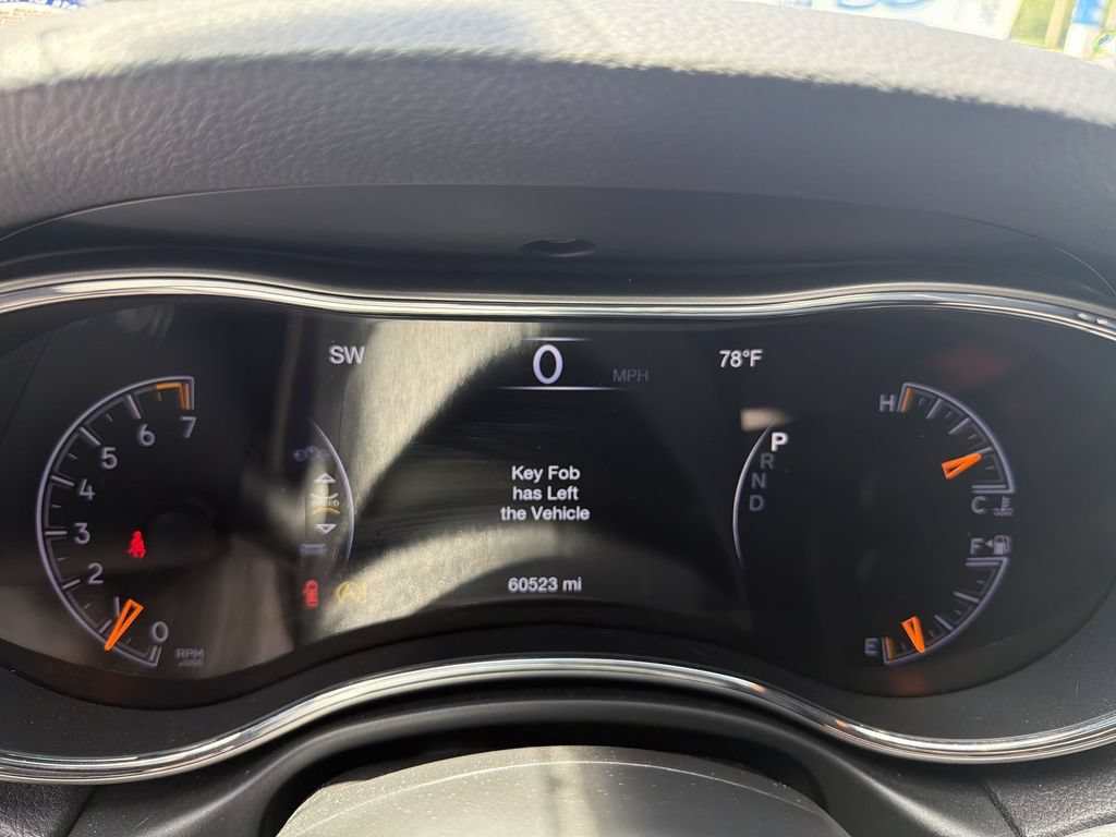 Used 2021 Jeep Grand Cherokee Laredo RWD image 24