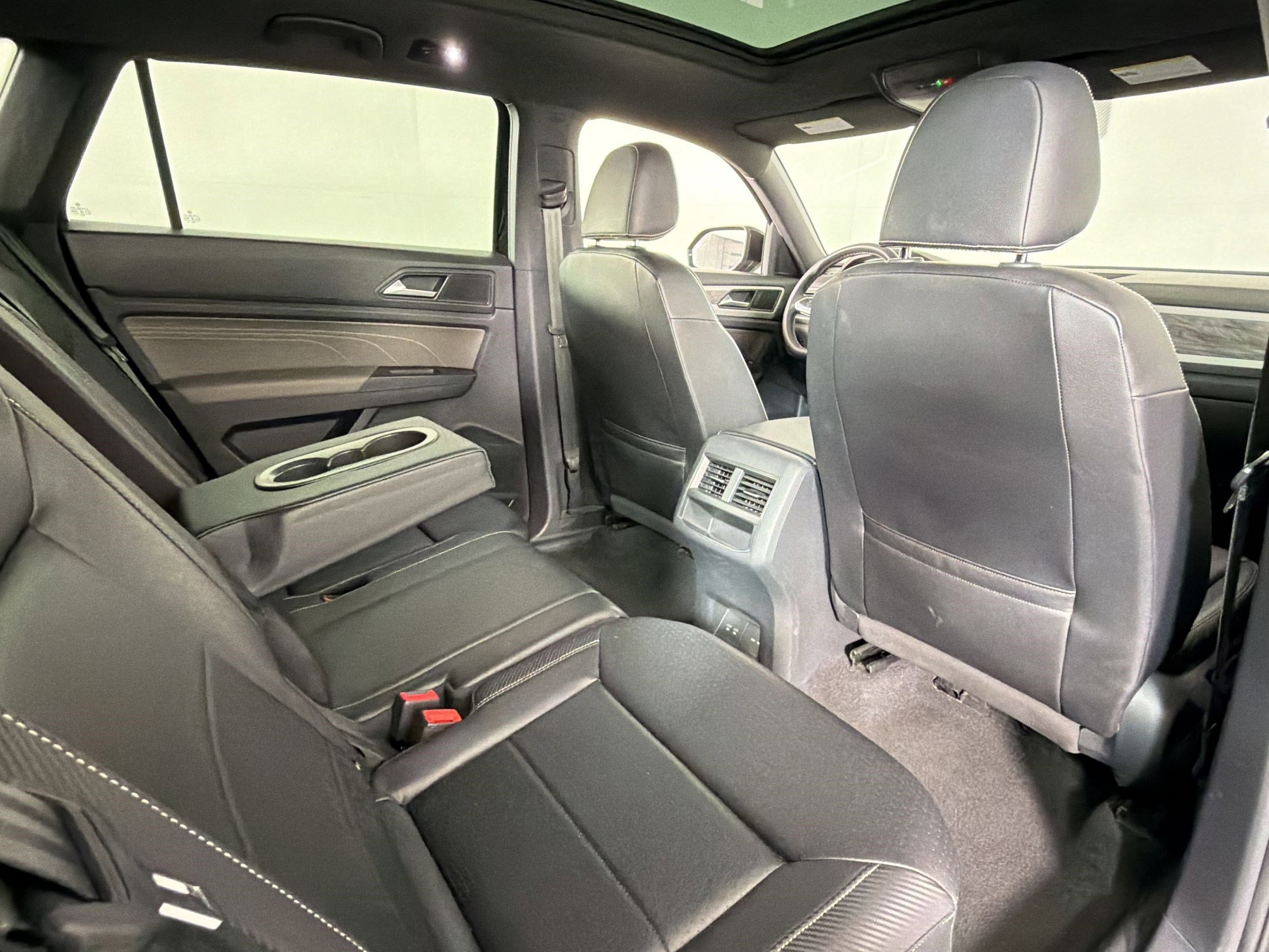 Used 2021 Volkswagen Atlas Cross Sport SE image 29