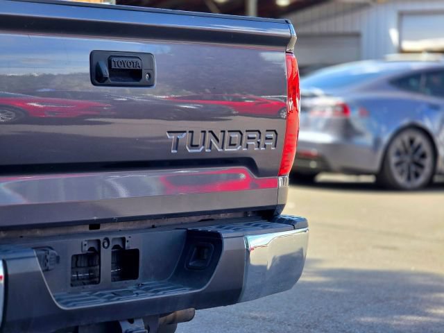 Used 2020 Toyota Tundra SR5 w/ SR5 Upgrade Package AWD/4WD image 9