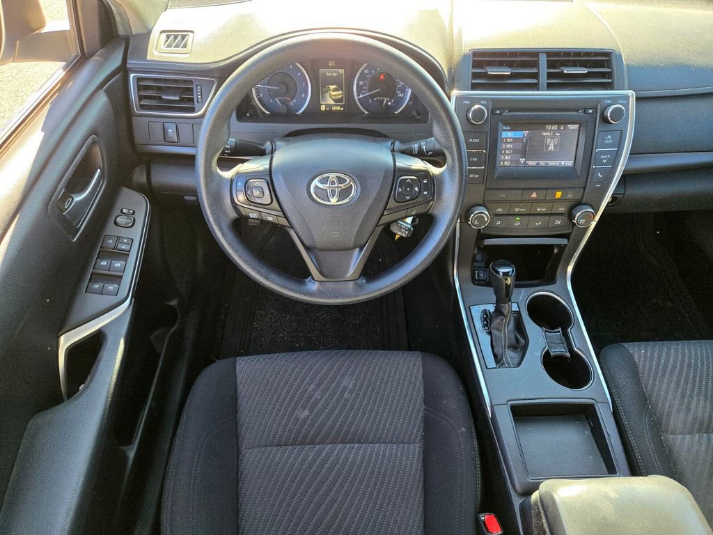 Used 2017 Toyota Camry LE image 8