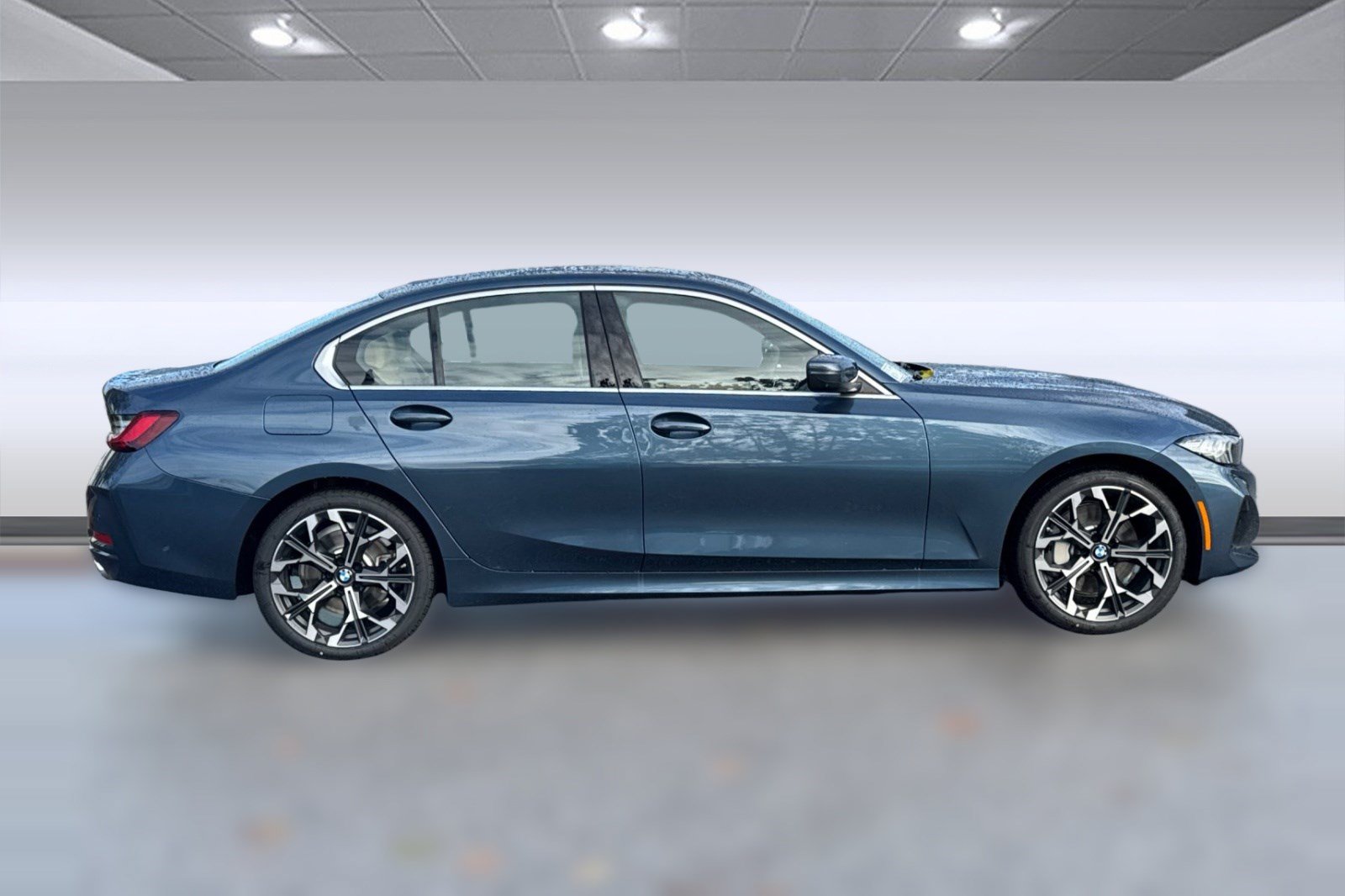 Used 2026 BMW 330i Sedan w/ Premium Package RWD image 8