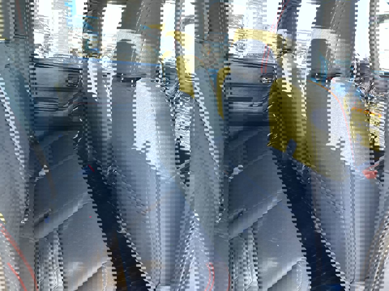 Used 2025 Nissan Frontier PRO-4X w/ Pro Convenience Package image 17