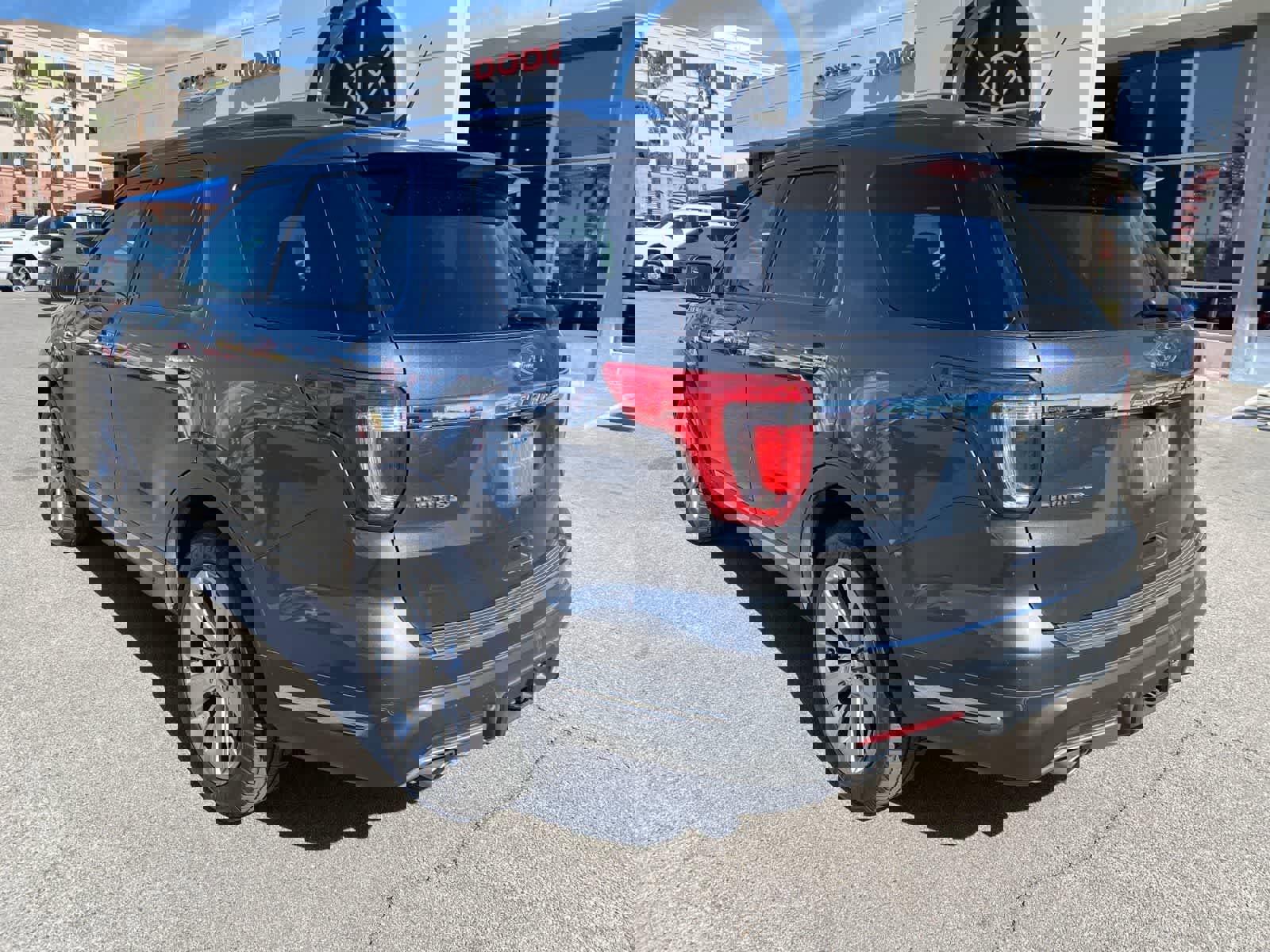 Used 2018 Ford Explorer Limited FWD image 7