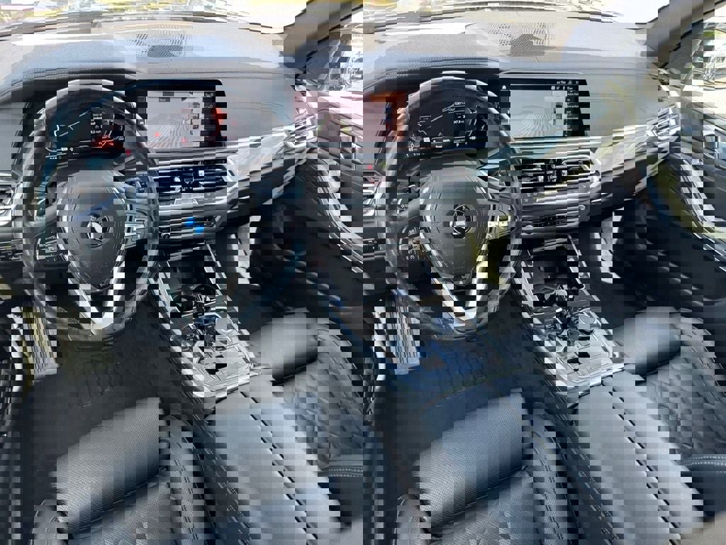 Used 2023 BMW X5 sDrive40i image 11