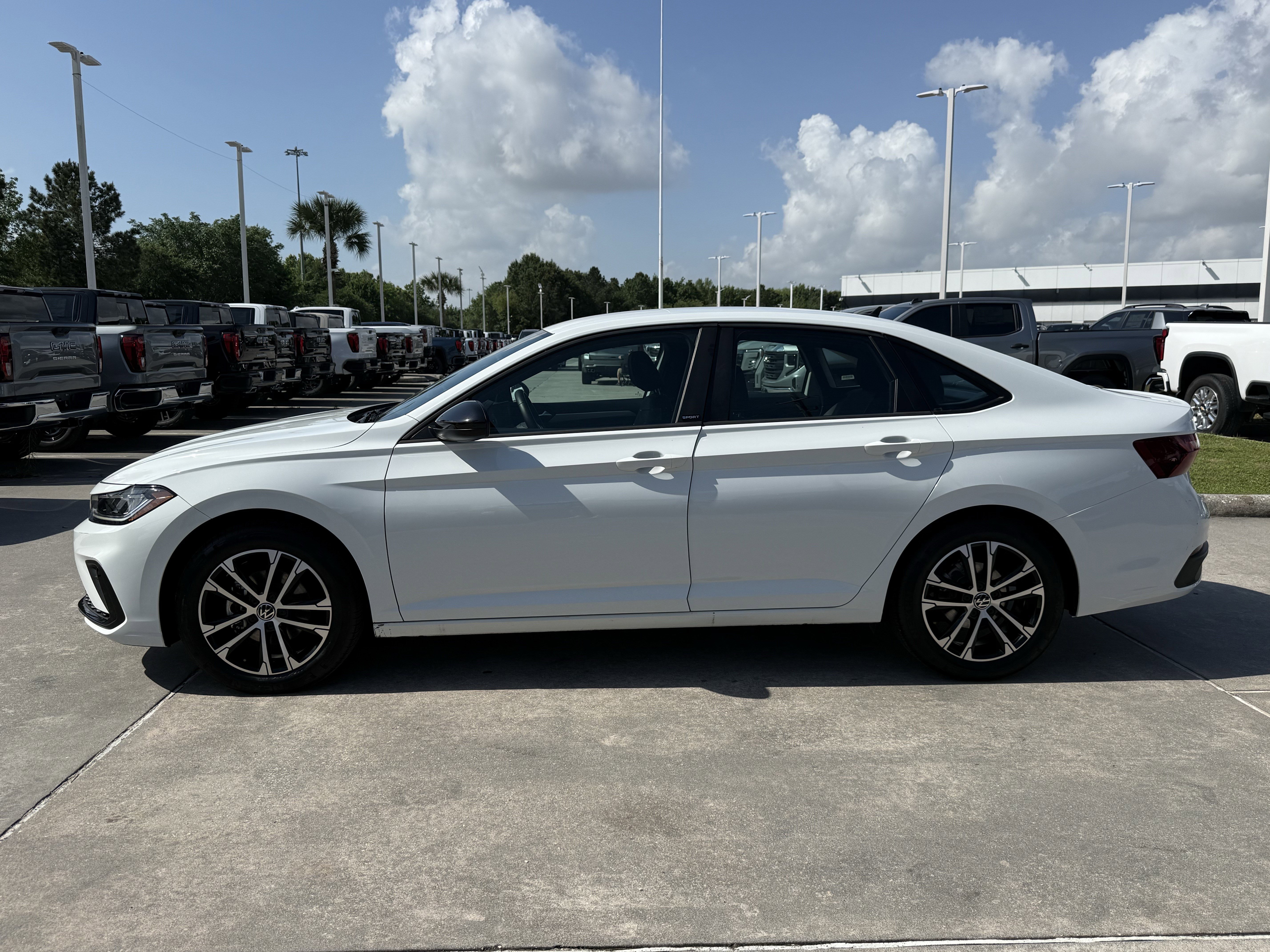 Used 2025 Volkswagen Jetta Sport FWD image 8