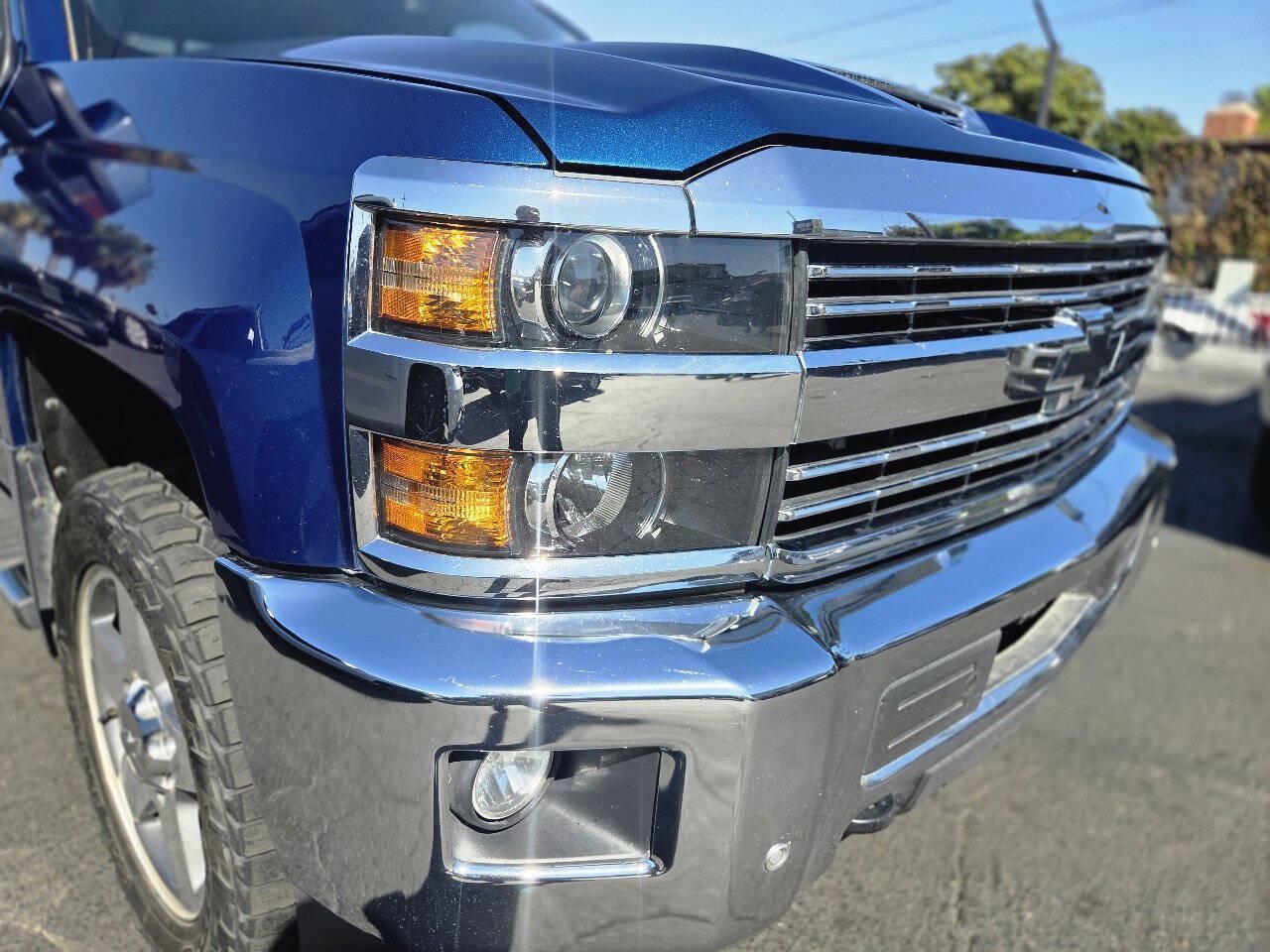 Used 2017 Chevrolet Silverado 2500 LTZ w/ Duramax Plus Package AWD/4WD image 8