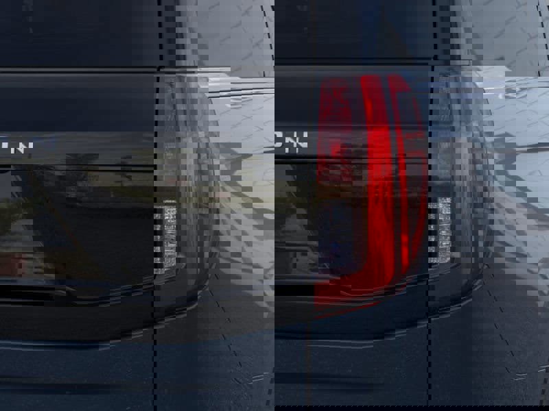 New 2025 Ford Expedition Active image 21