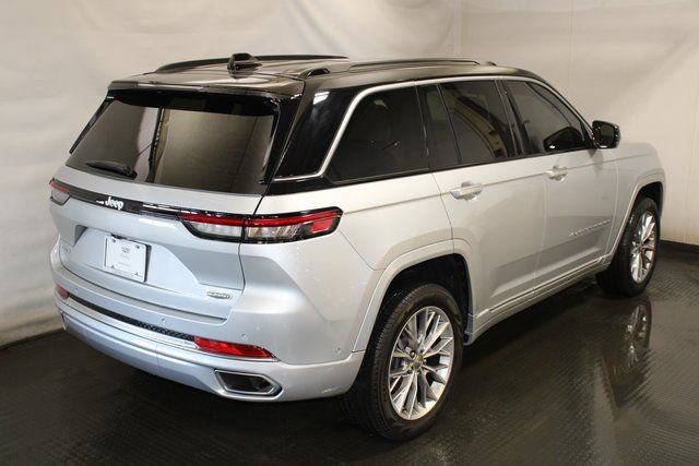 Used 2024 Jeep Grand Cherokee Summit image 4