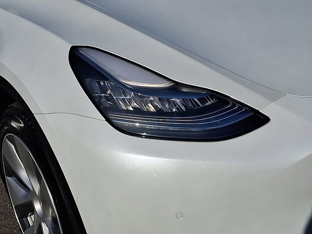 Used 2021 Tesla Model Y Long Range image 11