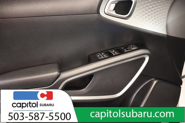 Used 2023 Kia Soul LX w/ LX Technology Package FWD image 10