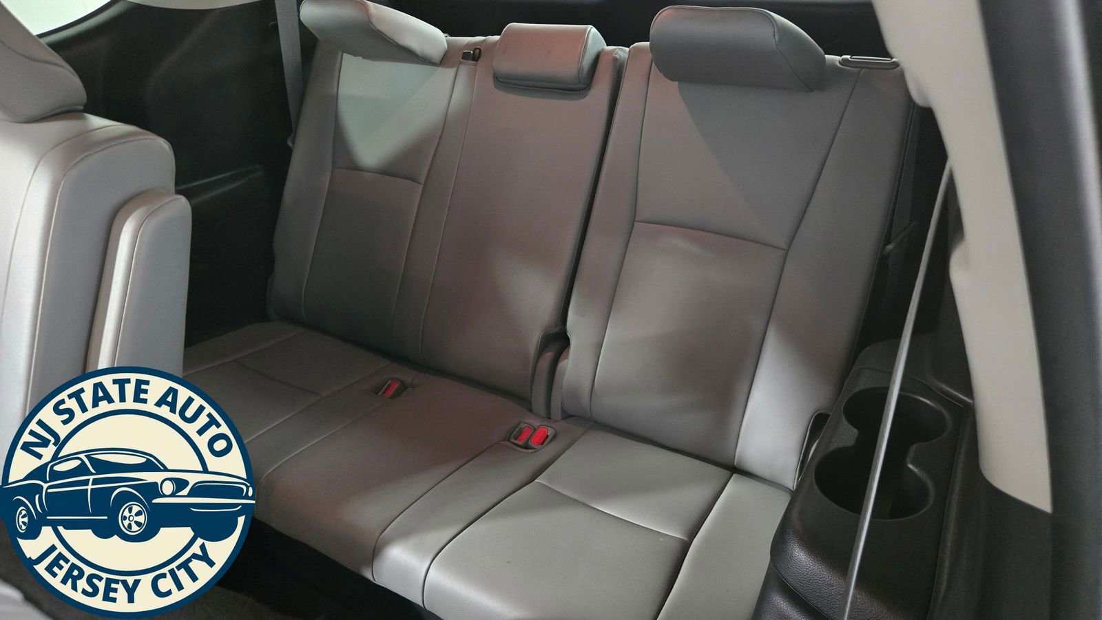 Used 2023 Toyota Highlander XLE AWD/4WD image 28