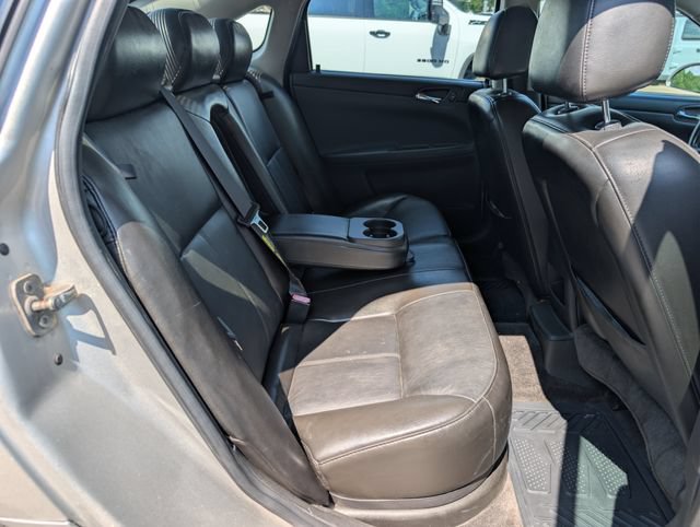 Used 2008 Chevrolet Impala LT w/ Luxury Edition Package FWD image 17