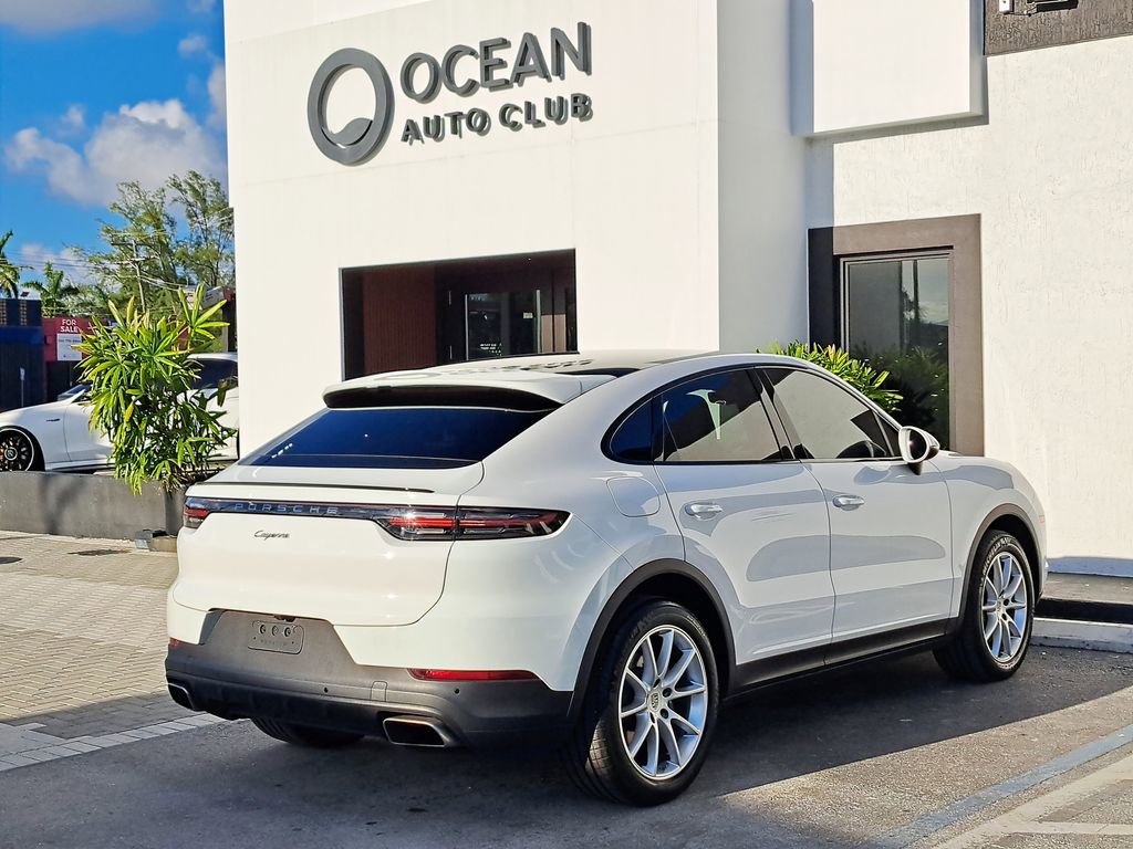 Used 2023 Porsche Cayenne Coupe image 4