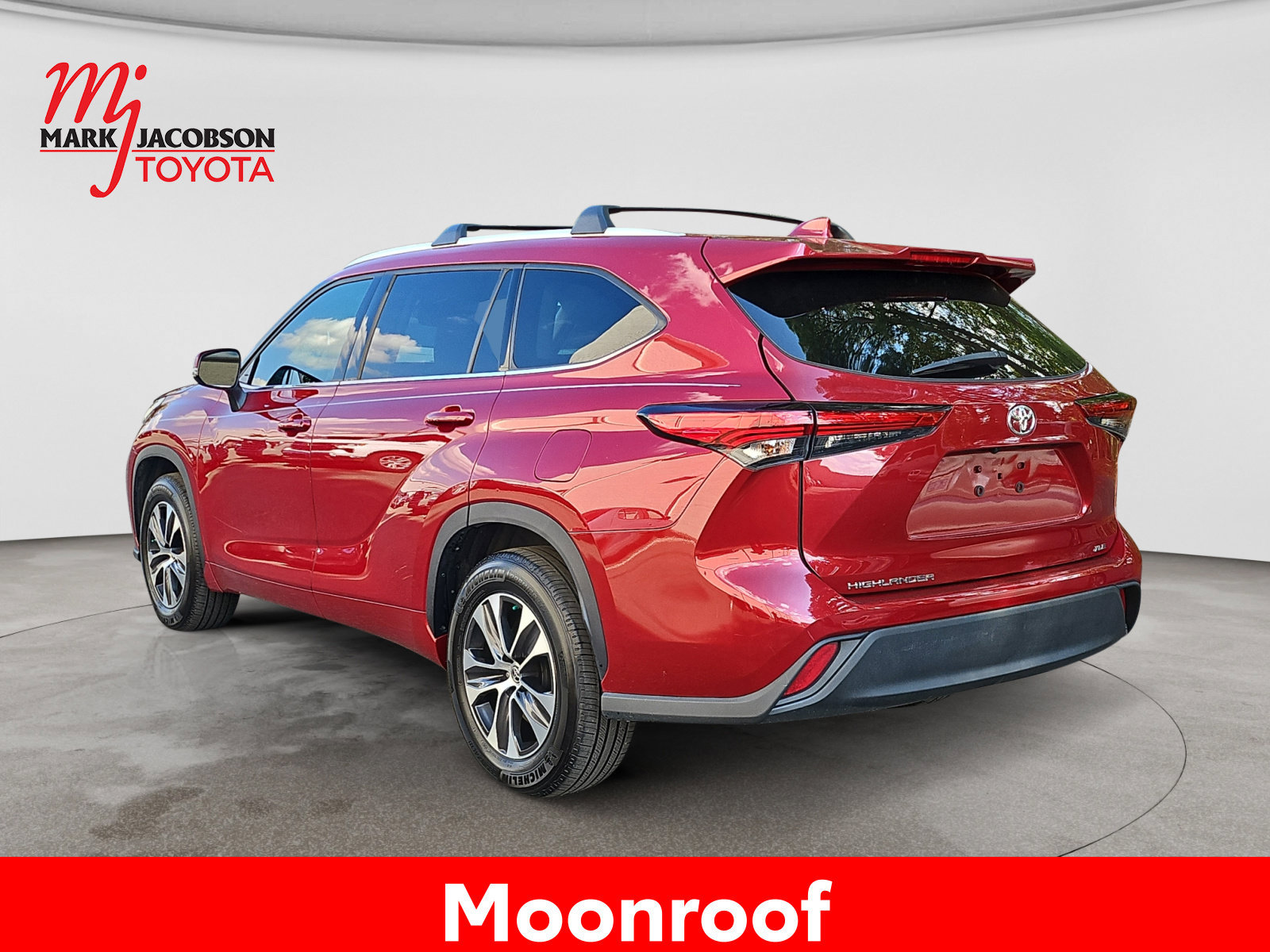 Used 2022 Toyota Highlander XLE FWD image 14
