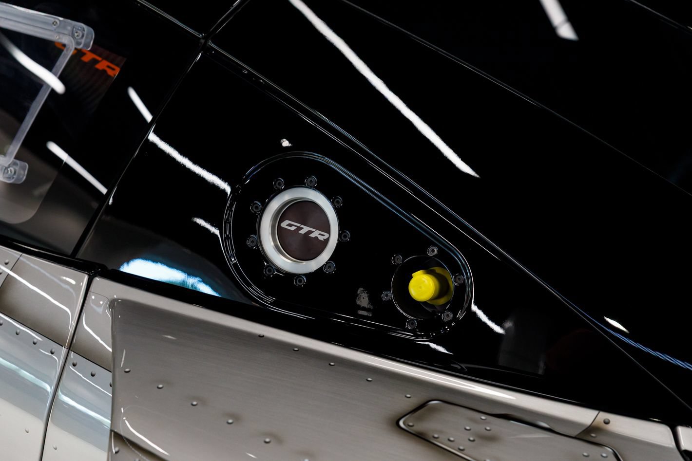 Used 2020 McLaren Senna RWD image 58