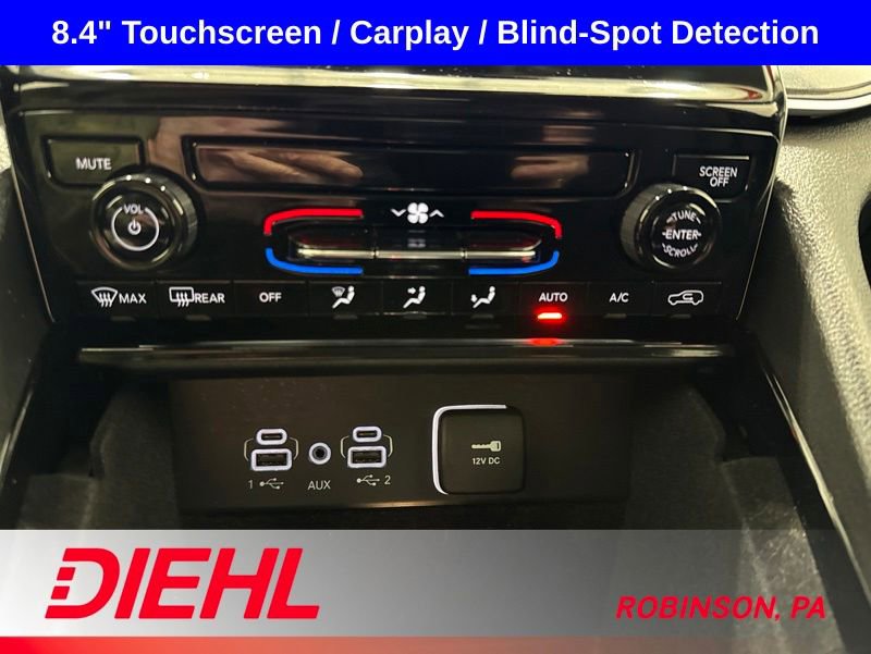 Used 2023 Jeep Grand Cherokee Laredo AWD/4WD image 31