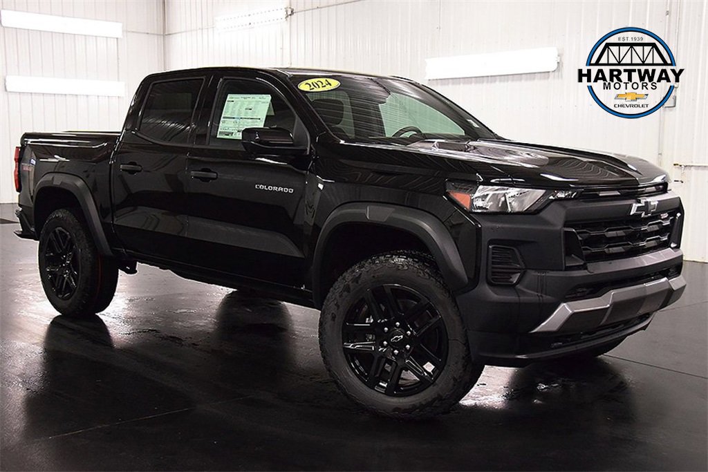 New 2024 Chevrolet Colorado Trail Boss w/ Technology Package