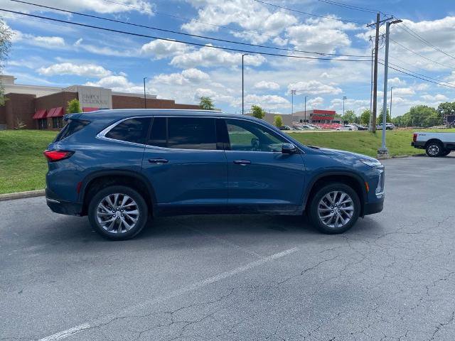 Used 2025 Buick Enclave Preferred FWD image 8
