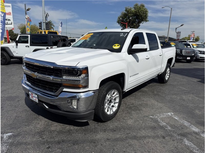 Used 2017 Chevrolet Silverado 1500 LT w/ All Star Edition image 3