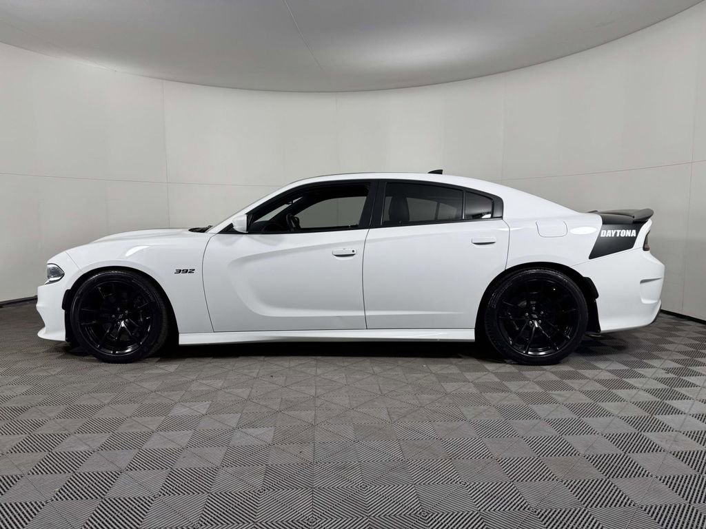 Used 2018 Dodge Charger R/T RWD image 11