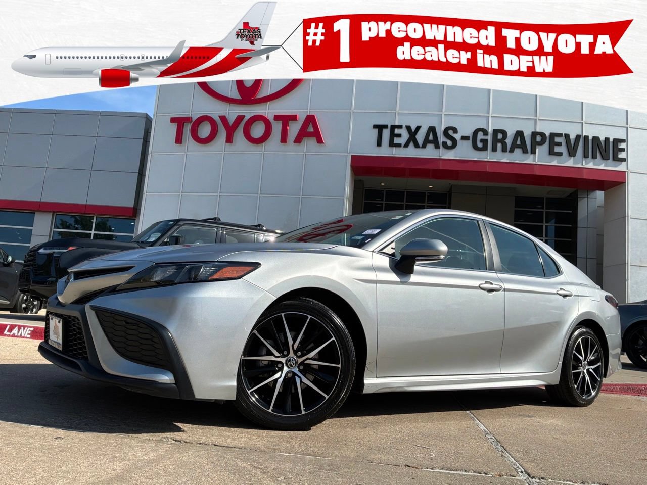 Used 2023 Toyota Camry SE FWD image 1