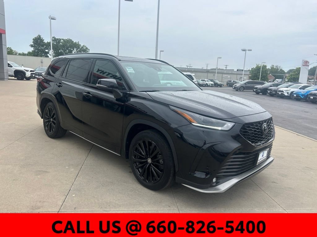 Used 2025 Toyota Highlander XSE AWD/4WD image 4