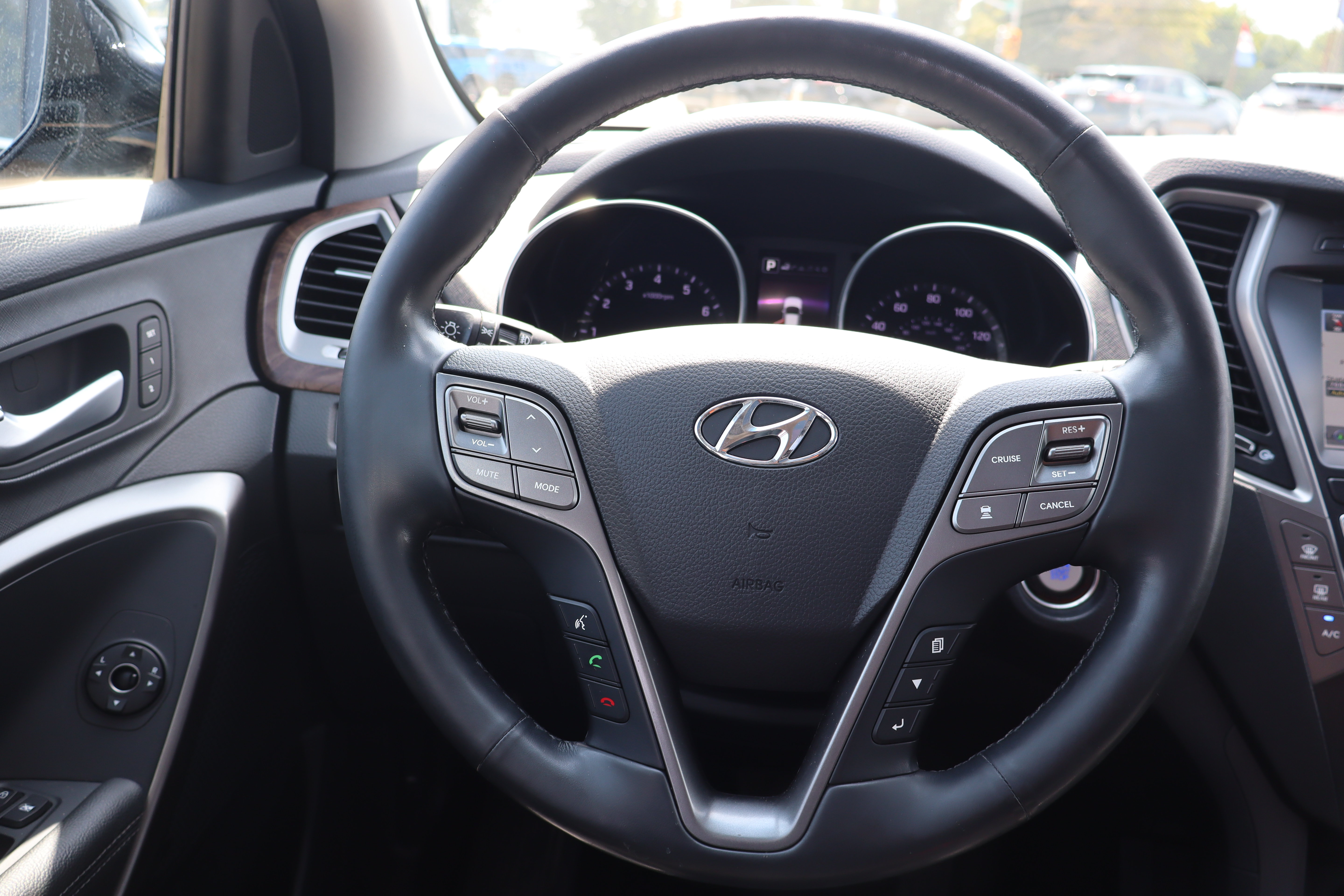 Used 2018 Hyundai Santa Fe Limited FWD image 16