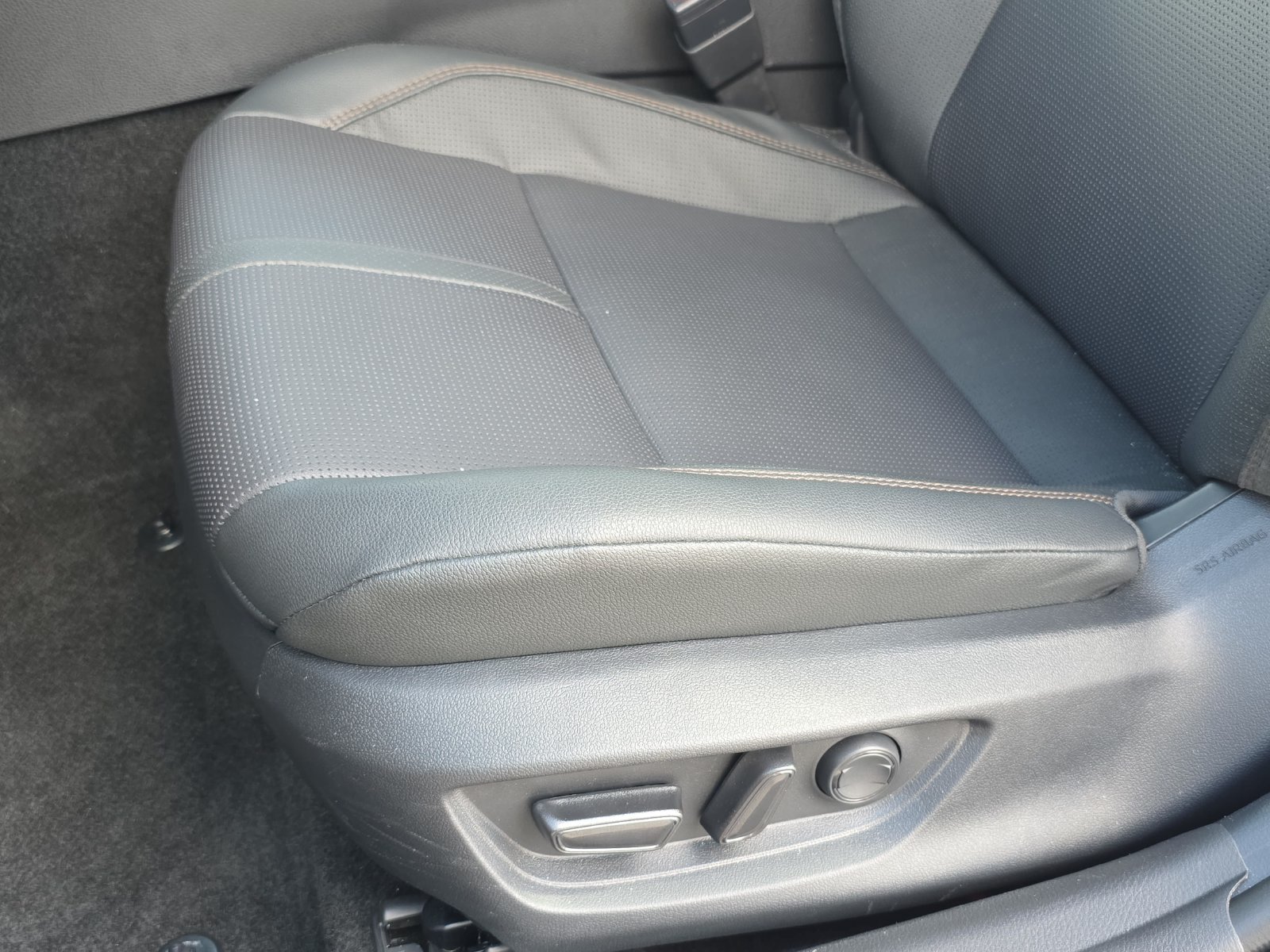 Used 2026 Toyota Camry XLE FWD image 25