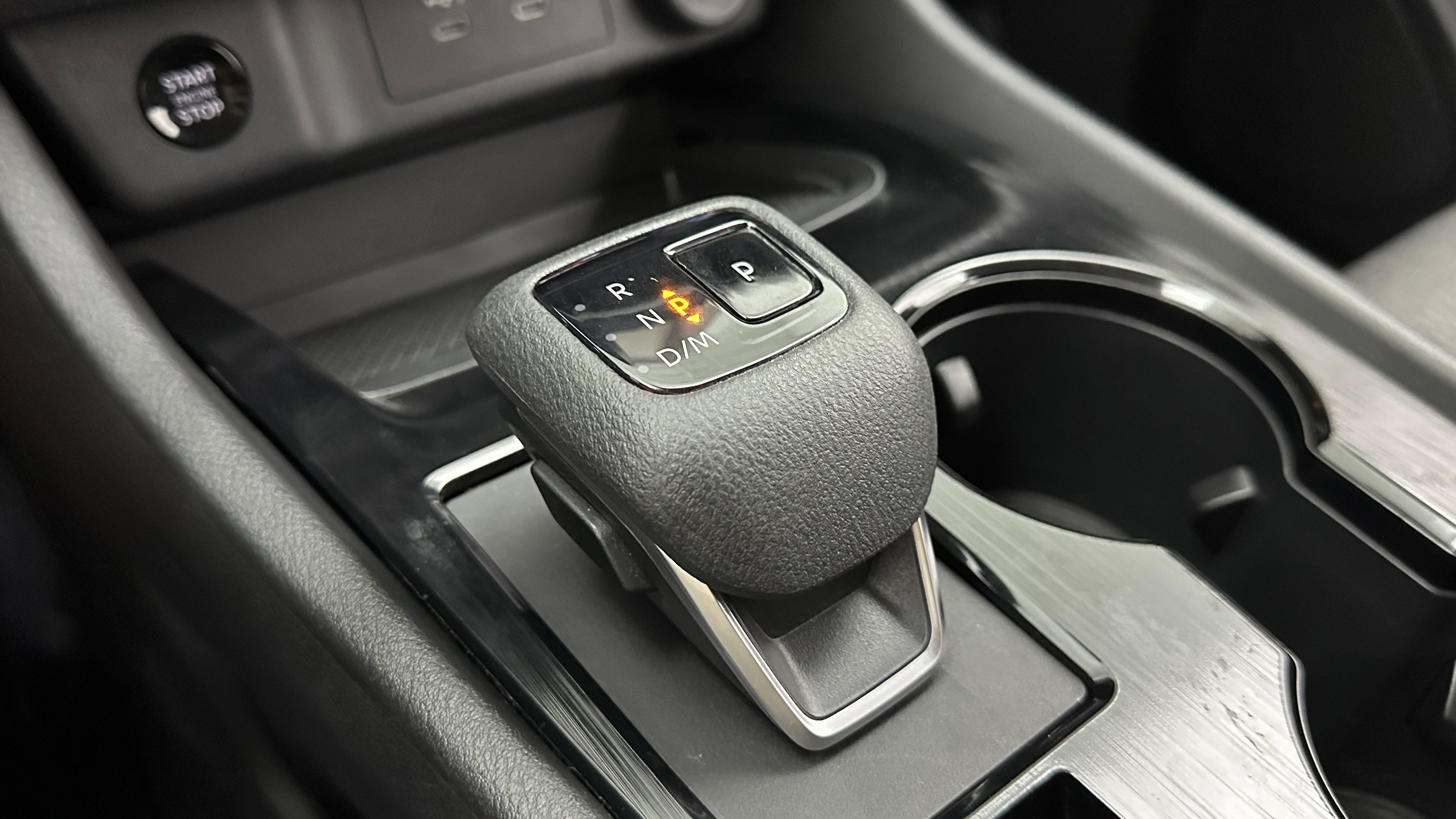 Used 2025 Nissan Rogue SV image 18