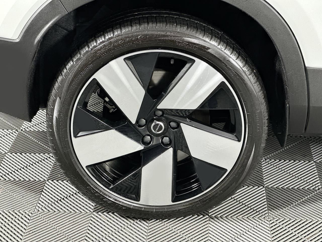 Used 2023 Volvo C40 P8 Recharge Ultimate image 24