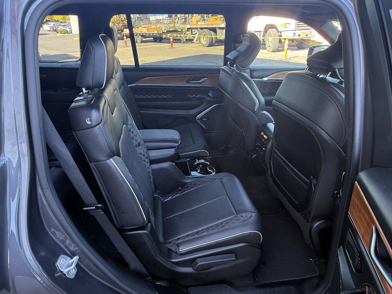 Used 2023 Jeep Grand Cherokee L Summit AWD/4WD image 21