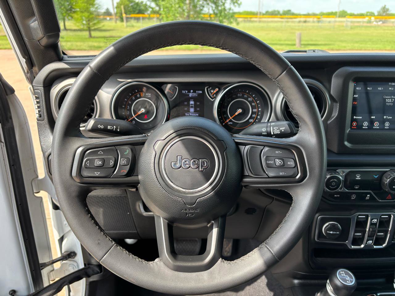 Used 2023 Jeep Gladiator Sport AWD/4WD image 15