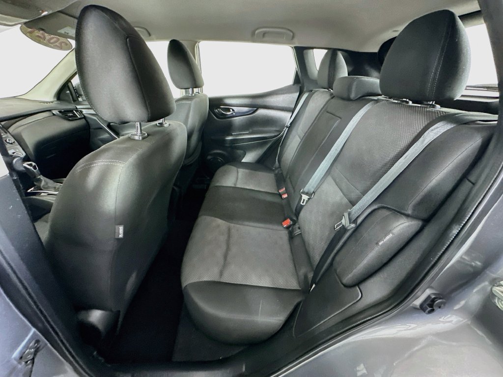 Used 2021 Nissan Rogue Sport SV AWD/4WD image 31