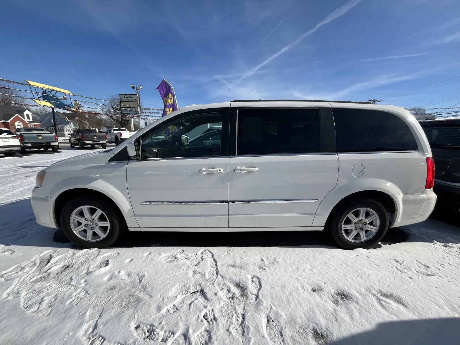 Used 2012 Chrysler Town & Country Touring w/ Entertainment Group #1 image 3