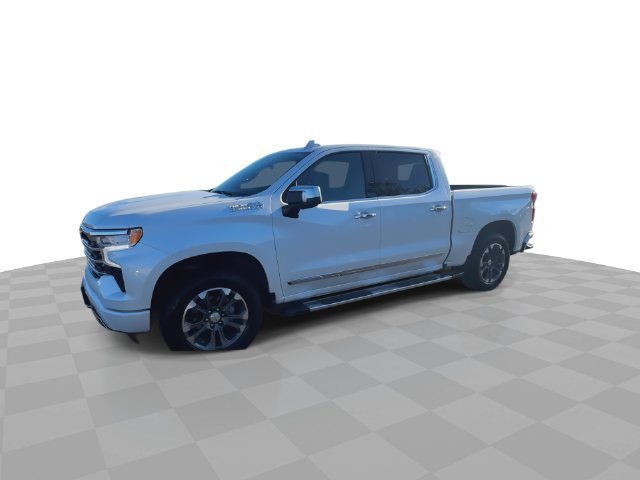 Certified 2025 Chevrolet Silverado 1500 High Country w/ Z71 Off-Road Package AWD/4WD image 4