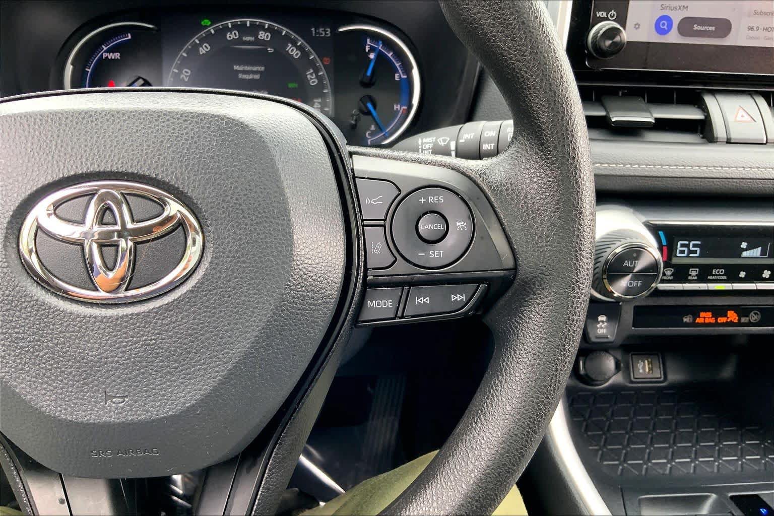 Used 2025 Toyota RAV4 XLE w/ Convenience Package AWD/4WD image 25