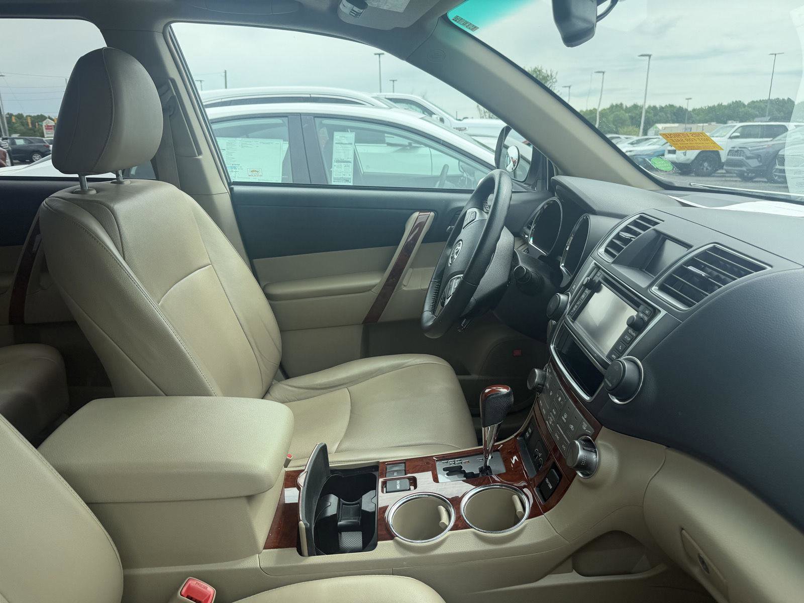 Used 2013 Toyota Highlander Limited FWD image 12
