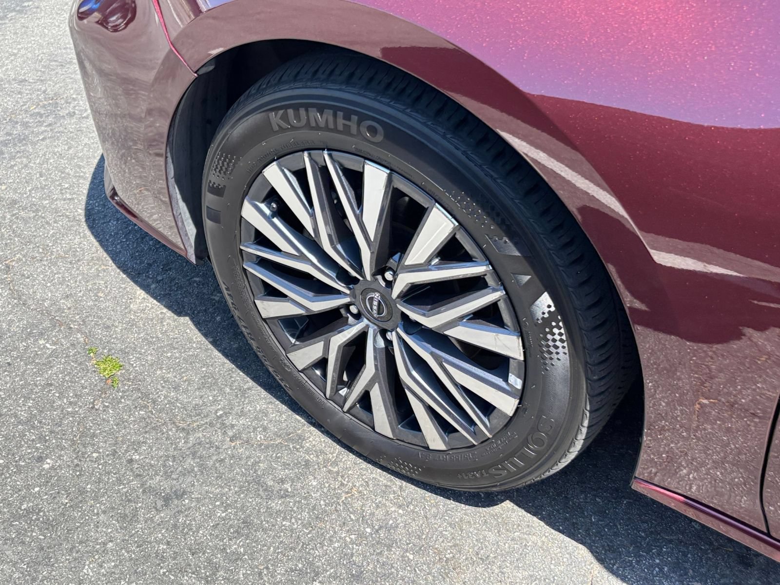 Used 2025 Nissan Altima 2.5 SV FWD image 31