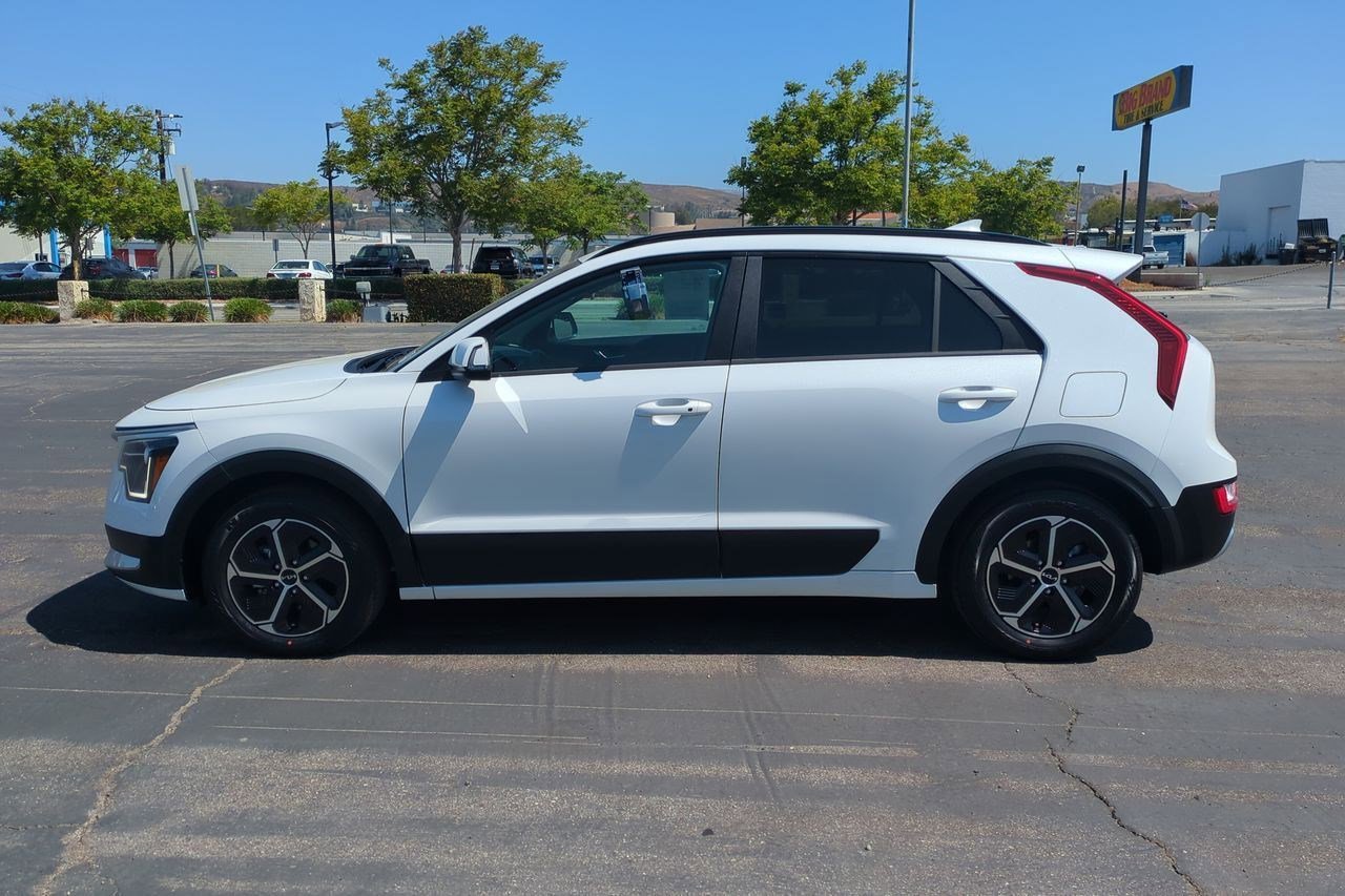 Used 2023 Kia Niro EX FWD image 9
