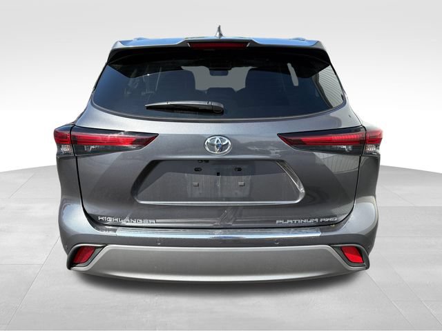 Used 2025 Toyota Highlander Platinum AWD/4WD image 26