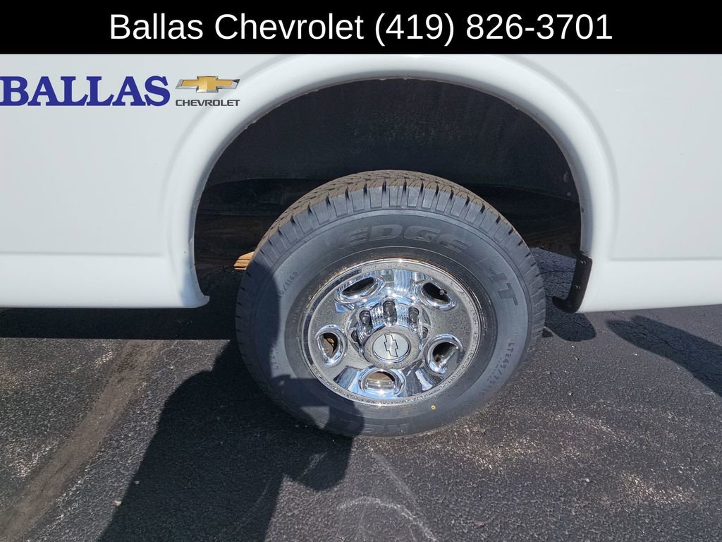 Used 2014 Chevrolet Express 2500 RWD image 33