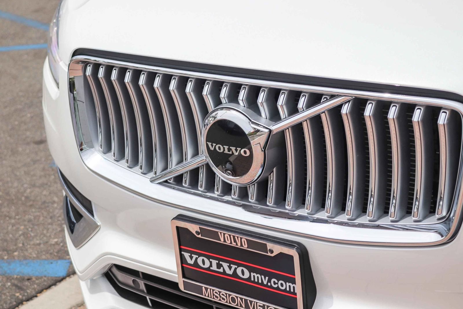Used 2025 Volvo XC90 T8 Plus w/ Protection Package Premier AWD/4WD image 13