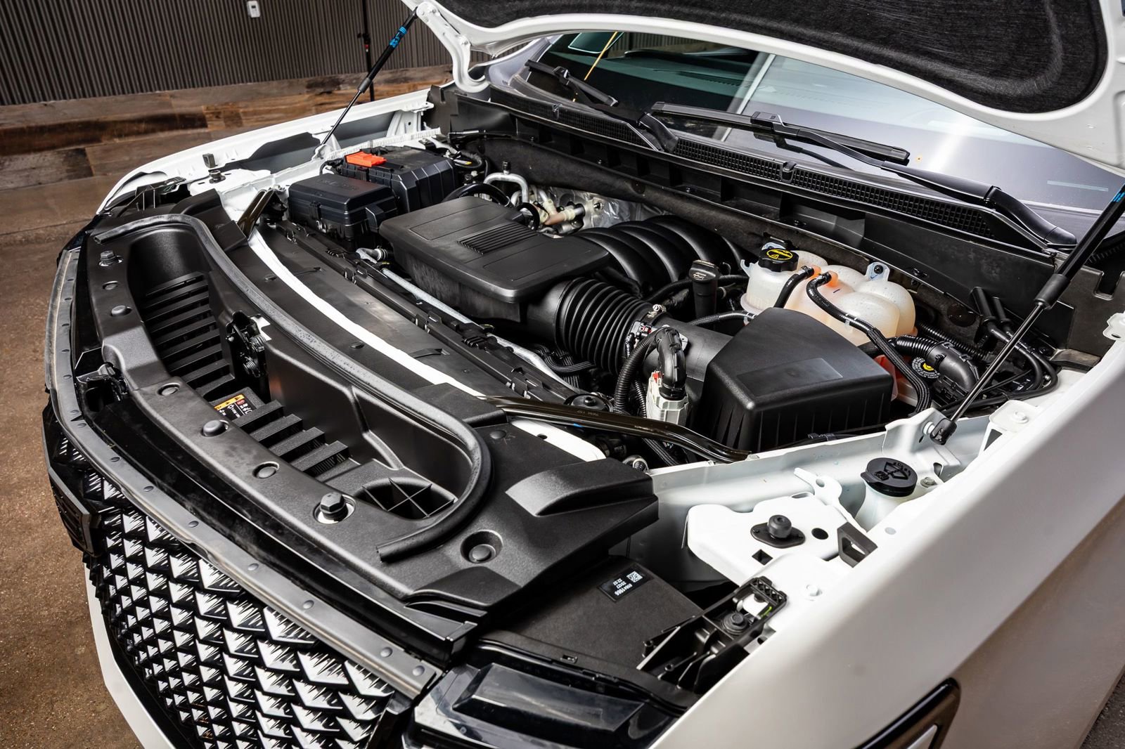 Used 2025 Cadillac Escalade ESV Sport Platinum w/ LPO, ONYX Package image 43