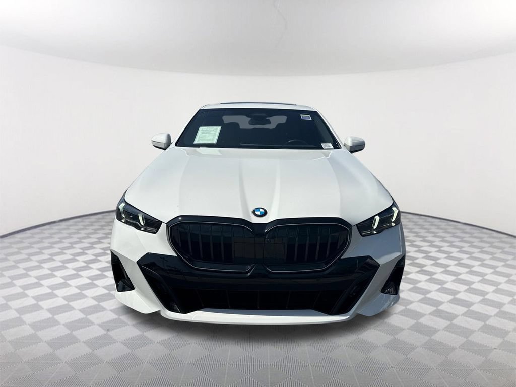 Used 2026 BMW 530i w/ M Sport Package RWD image 2