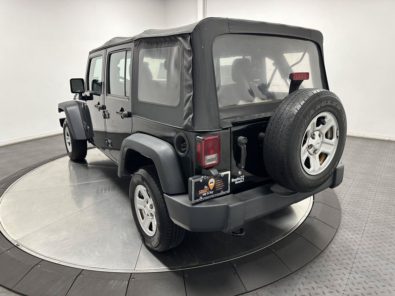 Used 2014 Jeep Wrangler Unlimited Sport w/ Connectivity Group AWD/4WD image 9