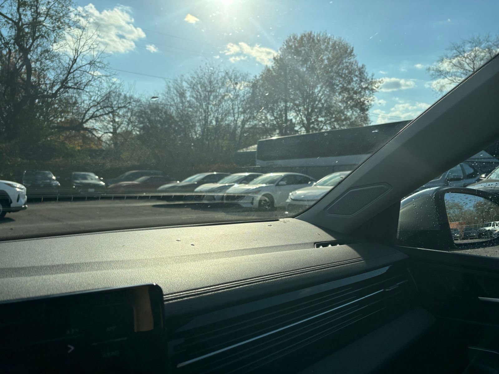 Used 2025 Volkswagen Jetta SE image 34